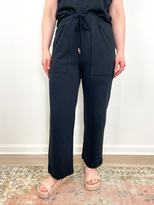 Cropped Pull On Pant in Black - The Shoe Hive