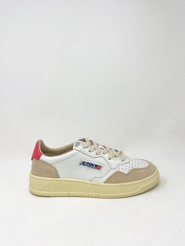 Medalist Low Sneakers Leather Suede in White/Tea Rose