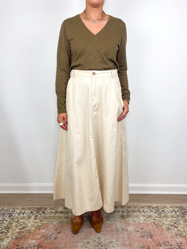 L/S V-Neck Back Seam in Truffle
