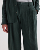 Sulli in Darkest Spruce