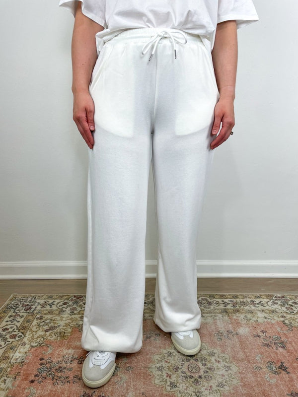 Baggy Sweatpants in White - The Shoe Hive