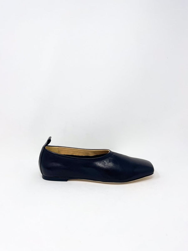 Belle Flat in Black Leather - The Shoe Hive