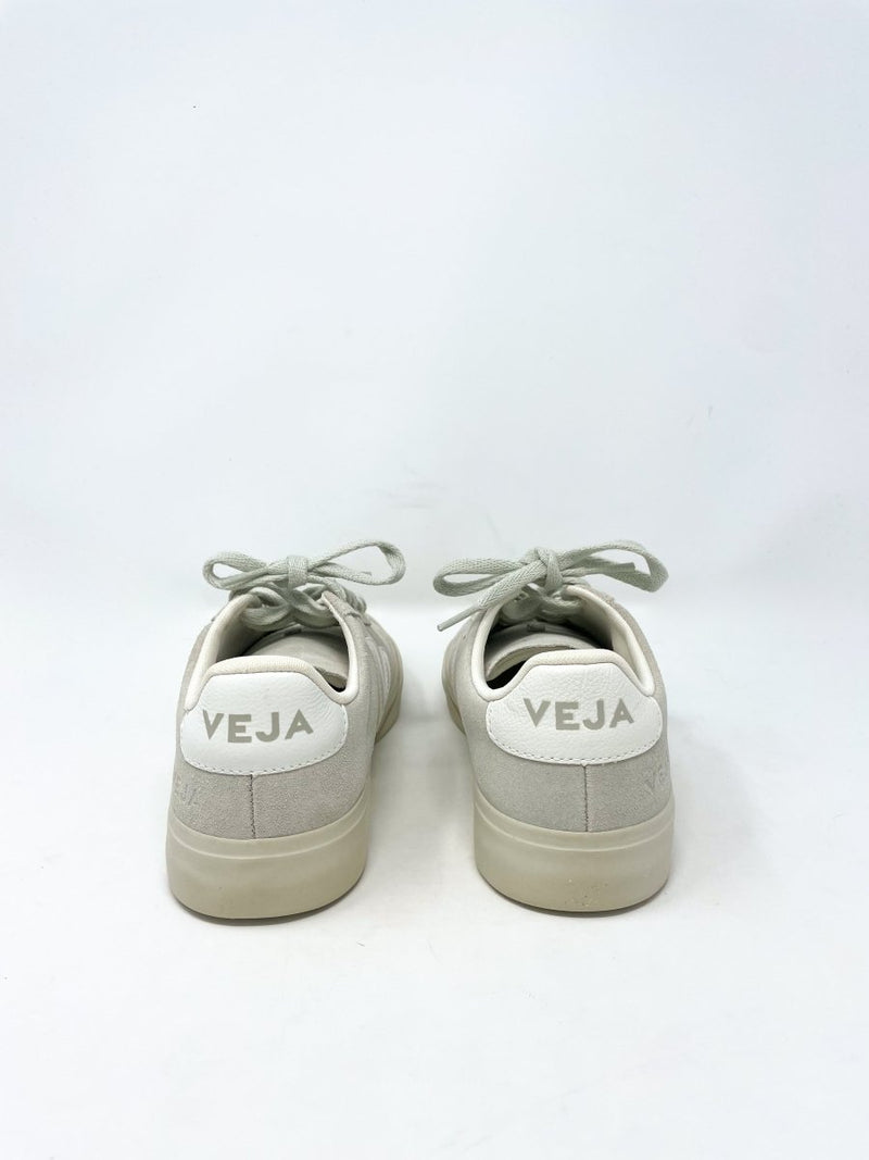 Campo Extra White in Natural Suede
