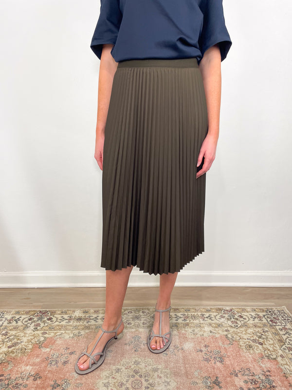 Nylon Pleating Sunray Pullon Skirt in Brown