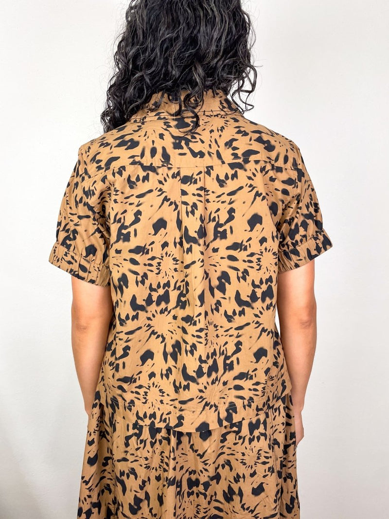 Elastic Cuff Button Down in Animal Floral - The Shoe Hive