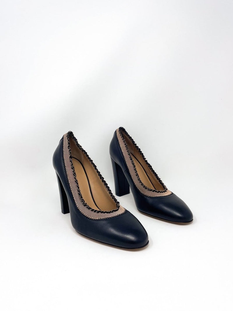 Elisa Ruffle Pump in Nero - The Shoe Hive