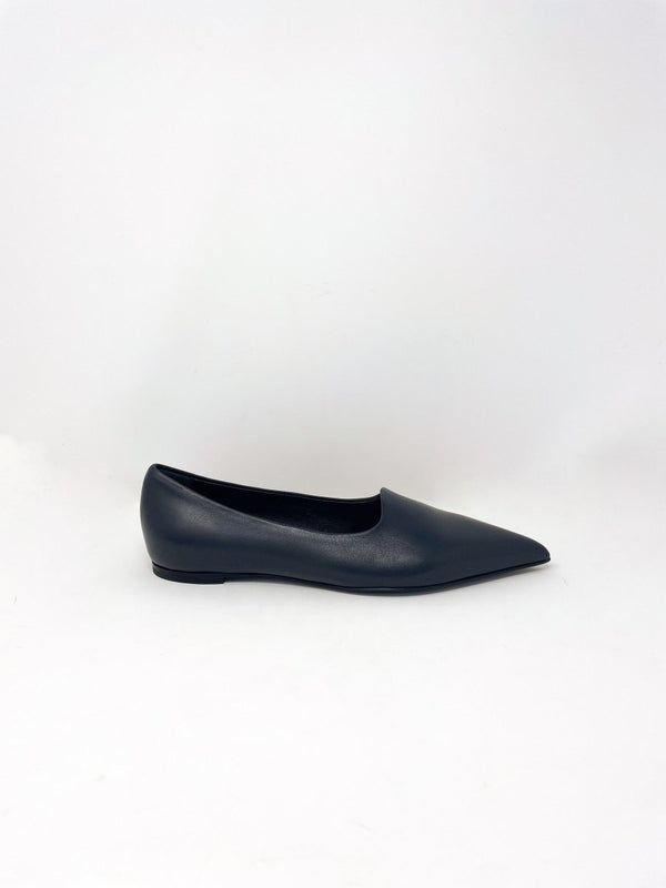 Fergy Loafer in Navy - The Shoe Hive