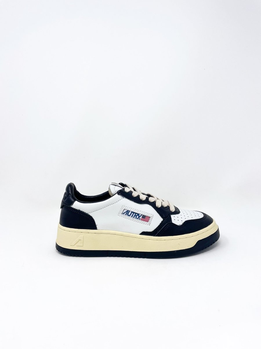 Medalist Low Sneakers in Leather White/Black exclusive at