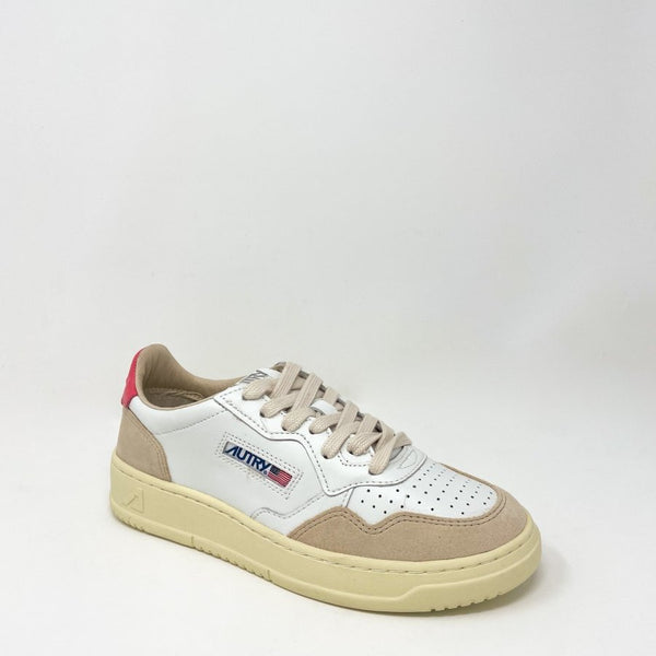 スニーカー AUTRY SNEAKERS WHITE/TEAROSE Autry Medalist Low Sneakers In White And Tearose Leather
