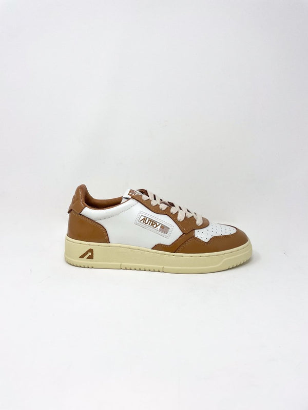 Medalist Low Women's in Leather Patent White/BRNSUG - The Shoe Hive