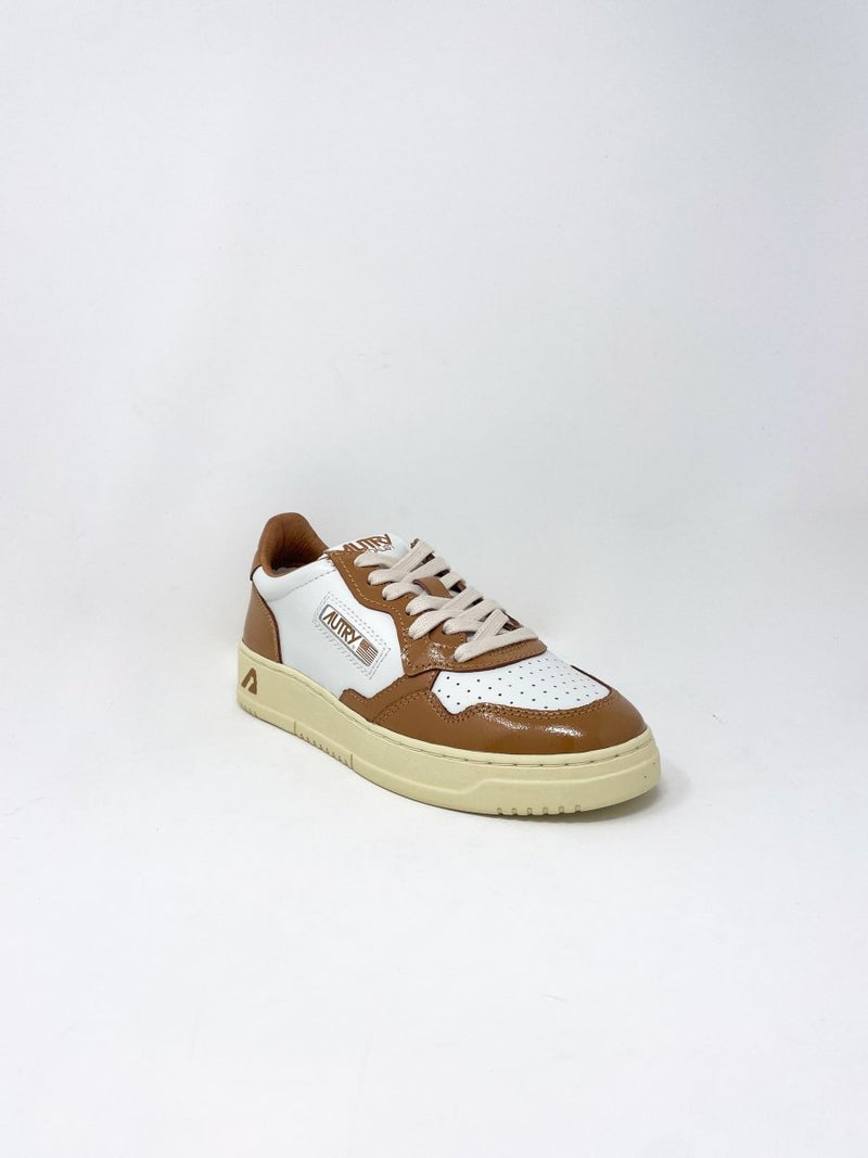 Medalist Low Women's in Leather Patent White/BRNSUG - The Shoe Hive