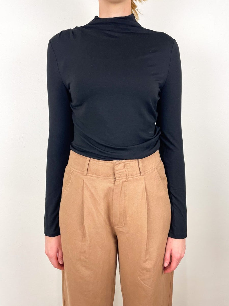 Mylie Top in Black - The Shoe Hive