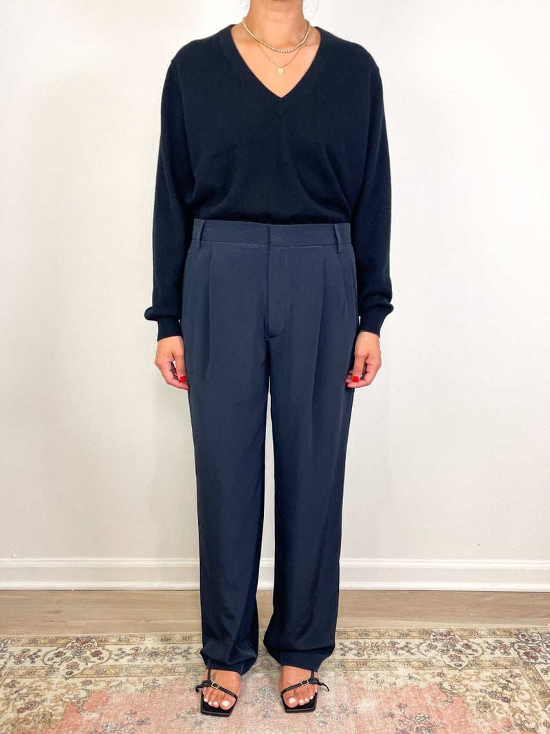 Relaxed Suiting Derrick Mens Trouser in Navy - The Shoe Hive