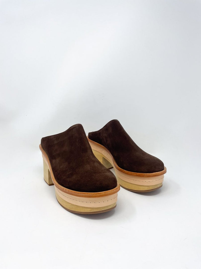 Sesley Clog in Dark Chocolate - The Shoe Hive