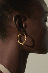The Chance Encounter in Gold - The Shoe Hive