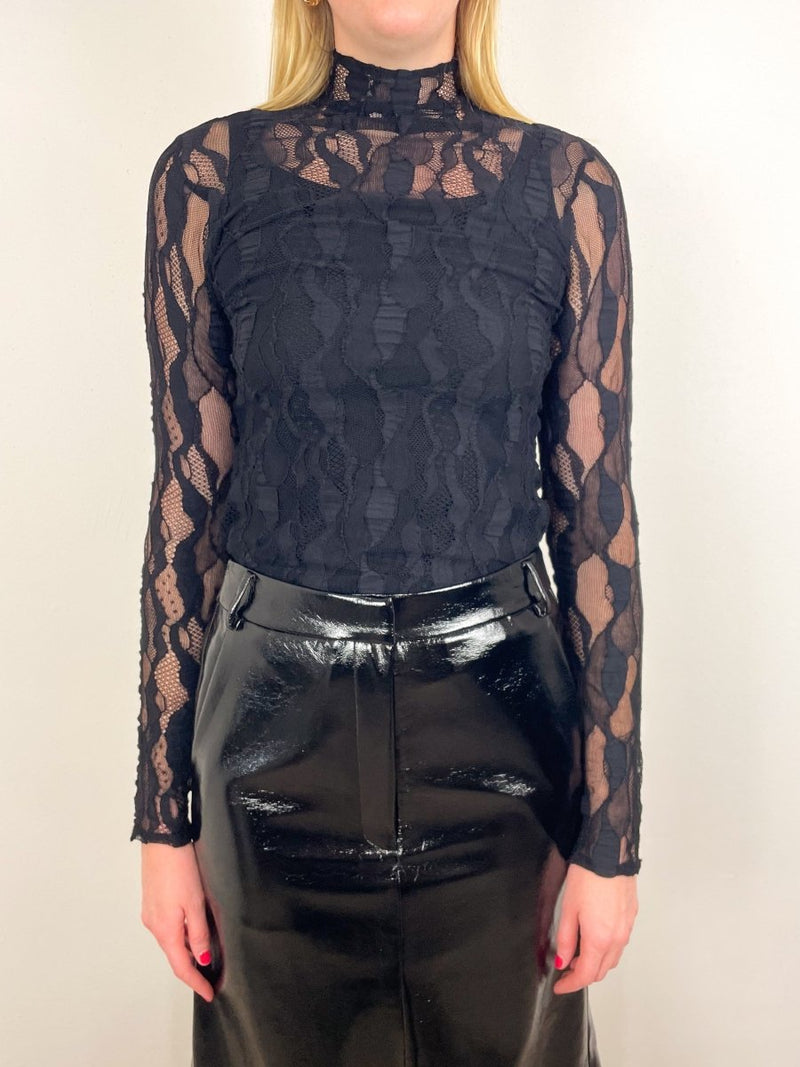 Ulyssa LS Turtleneck Top in Noir - The Shoe Hive