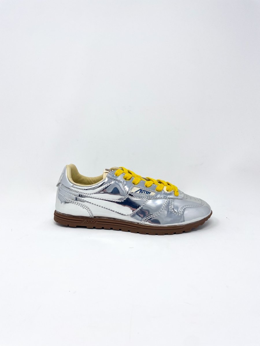 【関税込み】AUTRY WINDSPIN LOW WOM MIRROR/NYL SILV/IVORY Windspin Low Women's in Mirror Nylon Silver/Ivory – The Shoe
