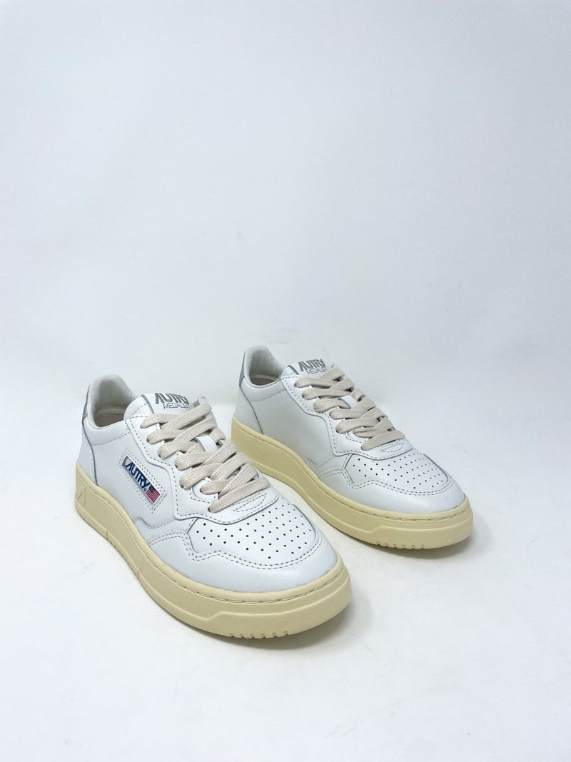 Medalist Low Sneakers in Leather White & Silver - The Shoe Hive