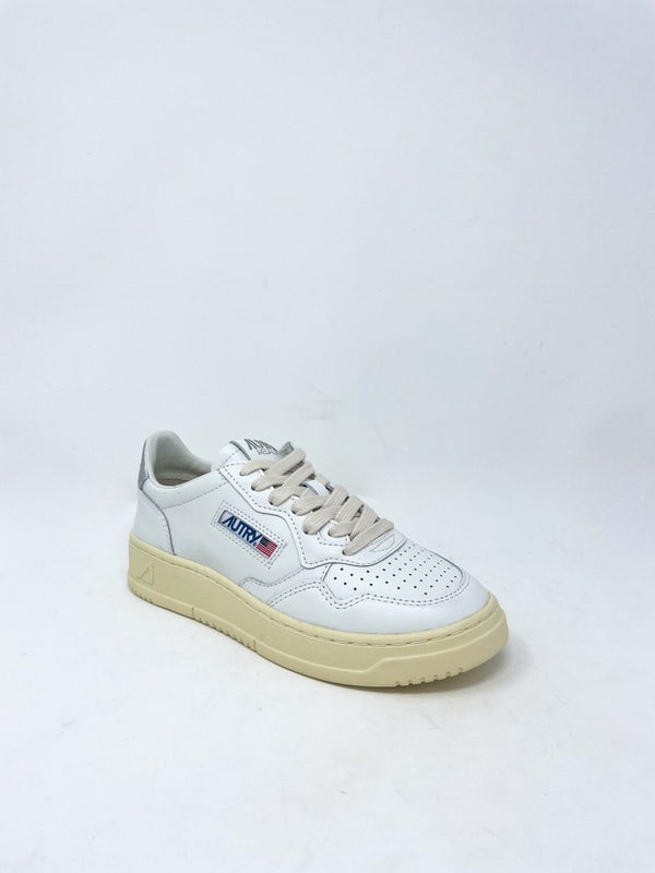 Medalist Low Sneakers in Leather White & Silver - The Shoe Hive
